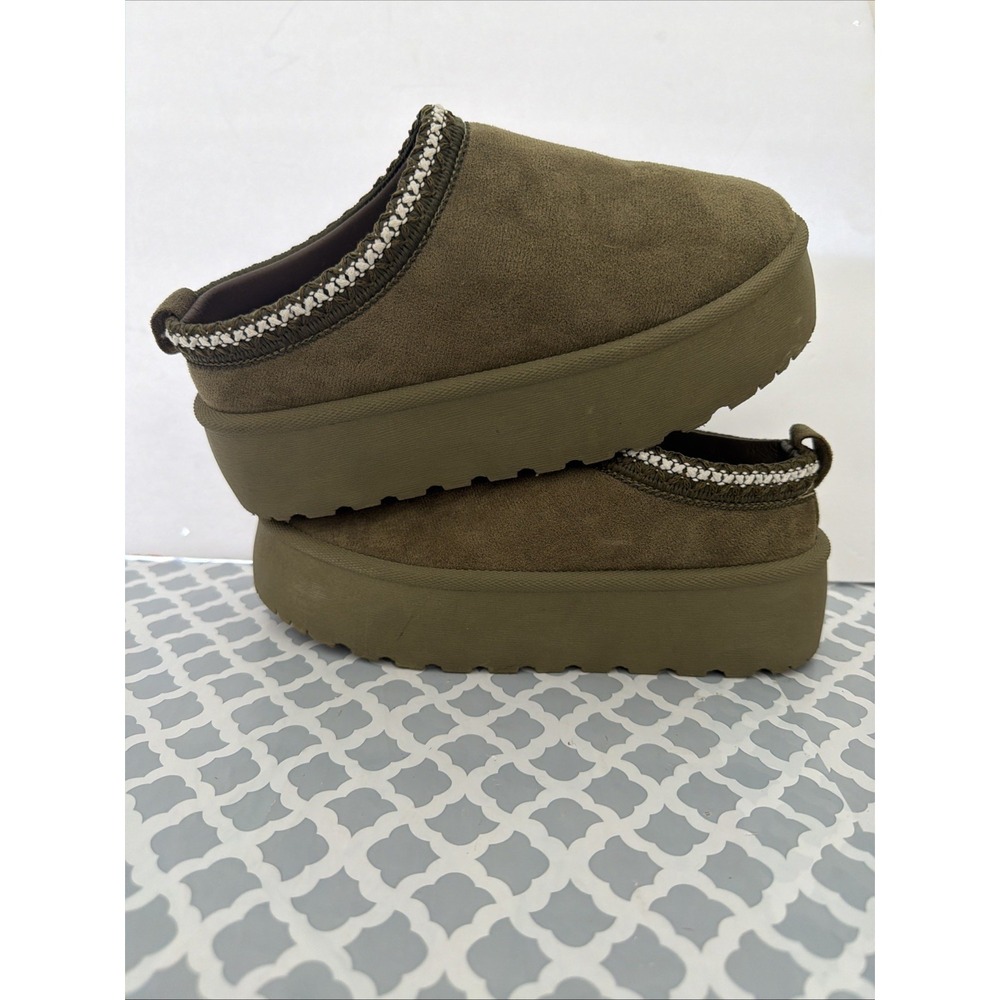 Olivia & Kate Sage Green Women's Mules Size 8